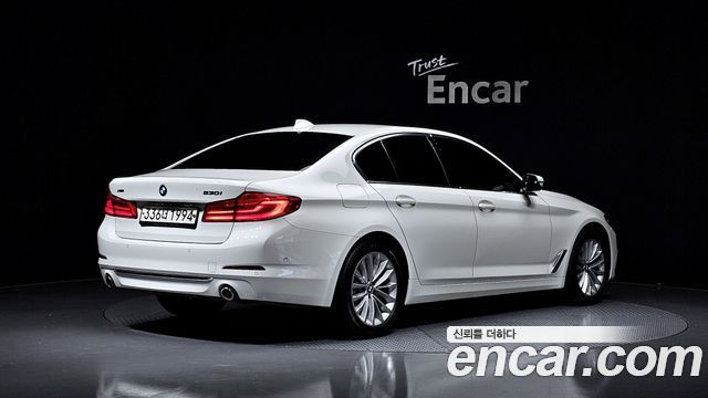 BMW 5-Series 530i xDrive Luxury Plus