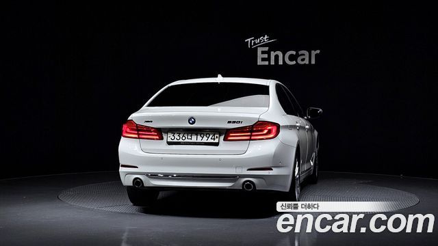 BMW 5-Series 530i xDrive Luxury Plus