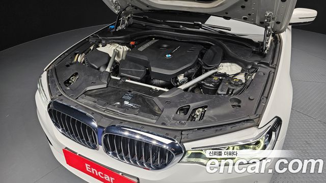 BMW 5-Series 530i xDrive Luxury Plus