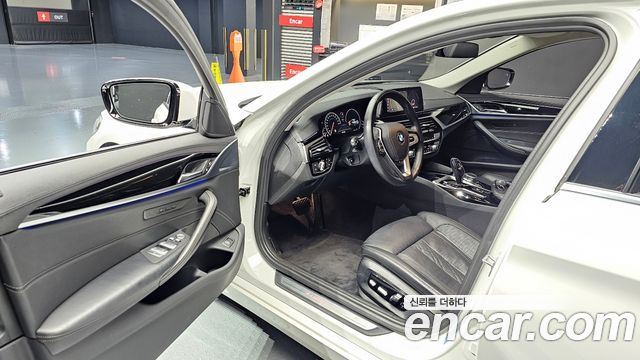 BMW 5-Series 530i xDrive Luxury Plus