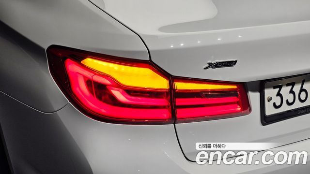 BMW 5-Series 530i xDrive Luxury Plus