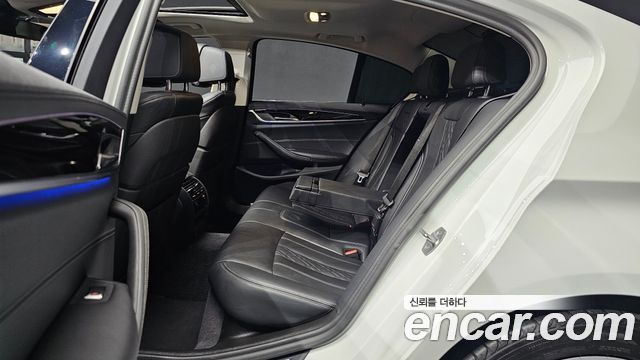 BMW 5-Series 530i xDrive Luxury Plus