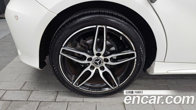 Mercedes-Benz A-Class A200 AMG Line