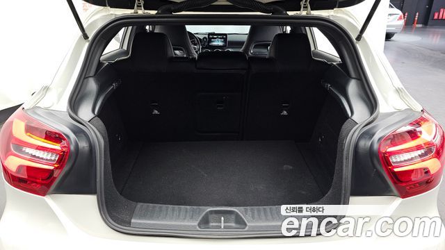 Mercedes-Benz A-Class A200 AMG Line