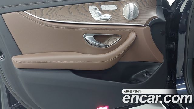 Mercedes-Benz E-Class E300e 4MATIC Exclusive