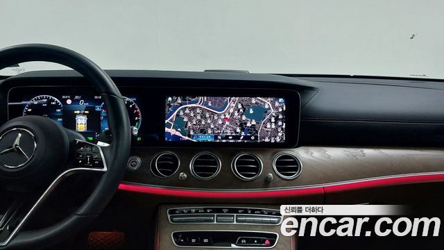 Mercedes-Benz E-Class E300e 4MATIC Exclusive