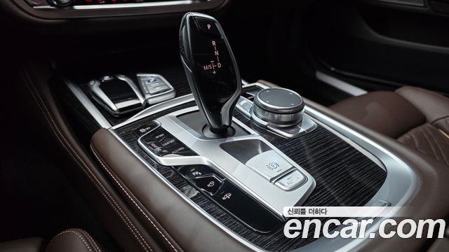 BMW 7-Series 730d xDrive M Sport