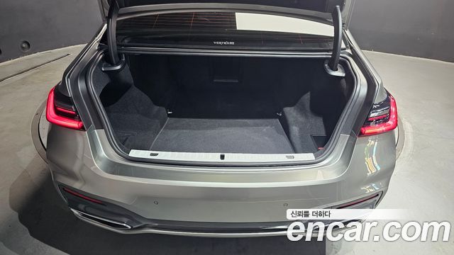 BMW 7-Series 730d xDrive M Sport