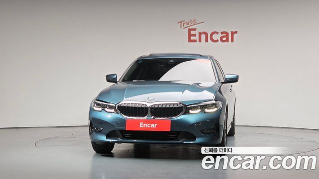 BMW 3-Series 320i