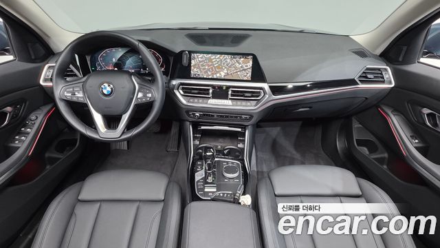 BMW 3-Series 320i
