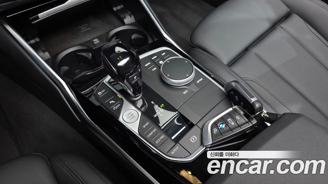 BMW 3-Series 320i