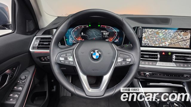 BMW 3-Series 320i