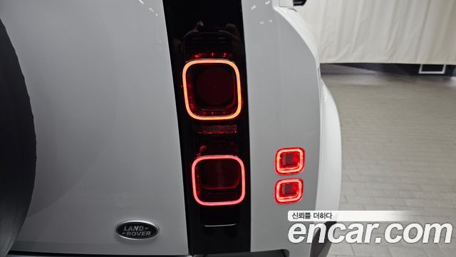 Land Rover Defender 110 D300 HSE
