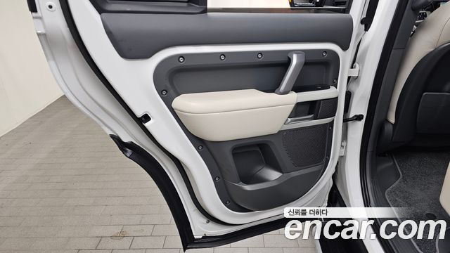 Land Rover Defender 110 D300 HSE