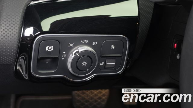 Mercedes-Benz A-Class A220 Hatchback