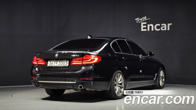 BMW 5-Series 530e Luxury