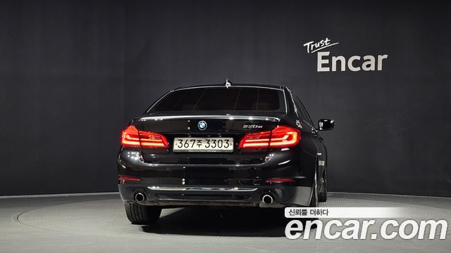 BMW 5-Series 530e Luxury