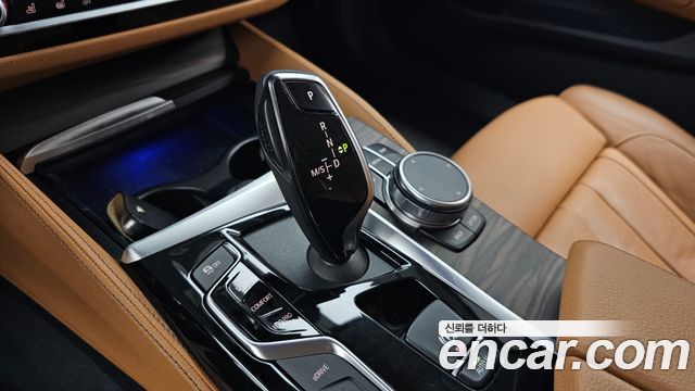 BMW 5-Series 530e Luxury