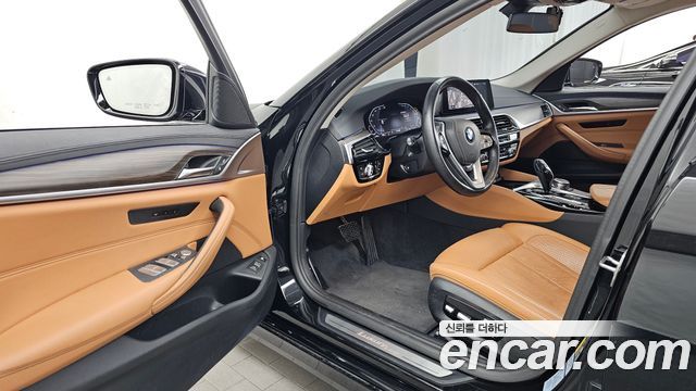 BMW 5-Series 530e Luxury