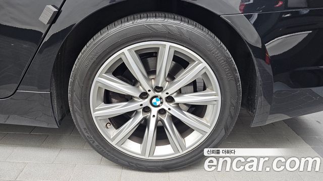 BMW 5-Series 530e Luxury