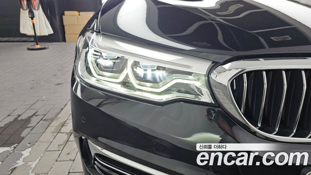 BMW 5-Series 530e Luxury