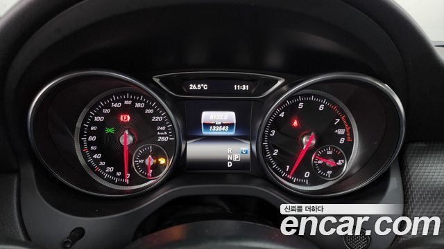 Mercedes-Benz GLA-Class GLA220
