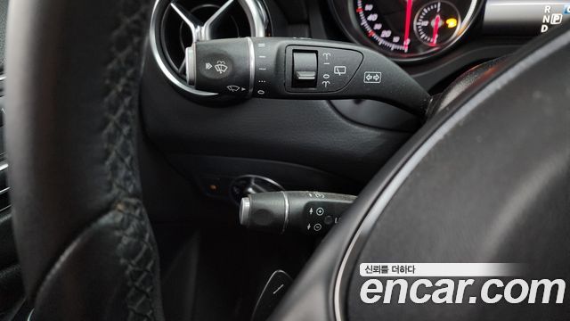 Mercedes-Benz GLA-Class GLA220