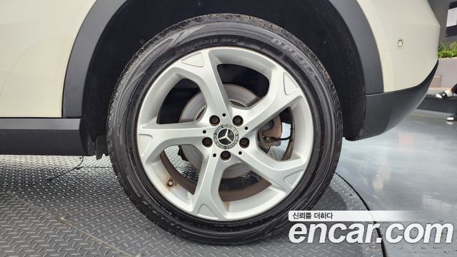 Mercedes-Benz GLA-Class GLA220