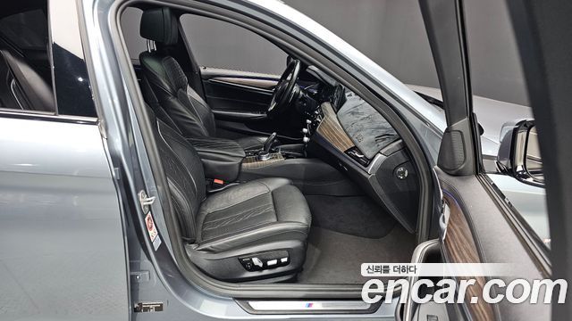 BMW 5-Series 530i xDrive M Sport Package Plus