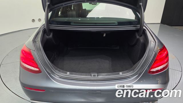 Mercedes-Benz E-Class E300 Avantgarde