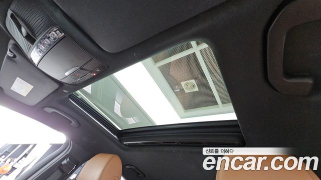 Mercedes-Benz GLC-Class GLC300e 4MATIC Coupe Premium package