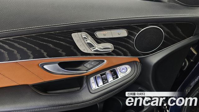 Mercedes-Benz GLC-Class GLC300e 4MATIC Coupe Premium package