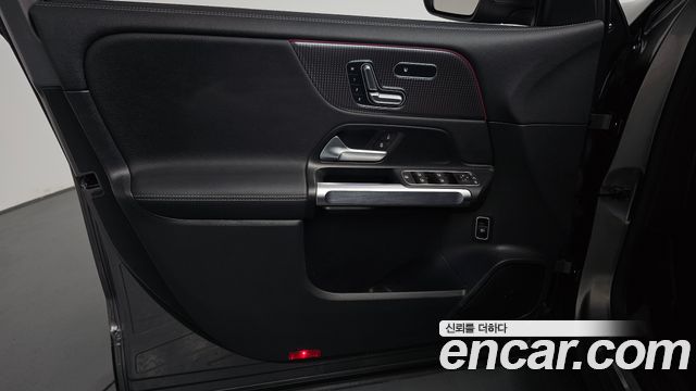 Mercedes-Benz EQB EQB300 4MATIC AMG Line