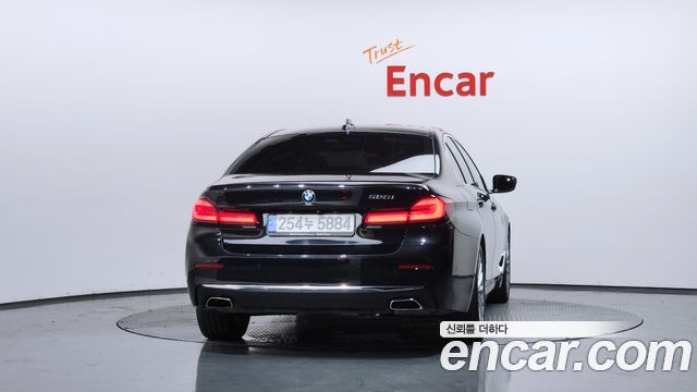 BMW 5-Series 520i Luxury