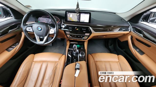 BMW 5-Series 520i Luxury