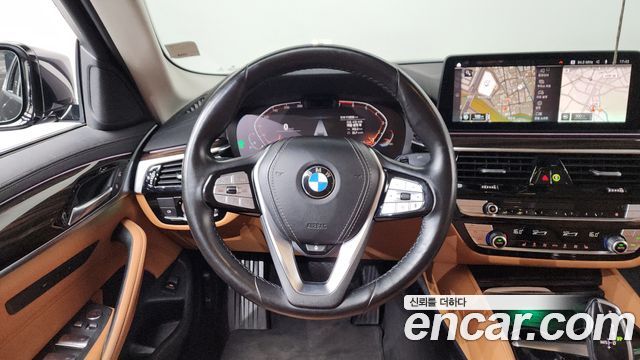 BMW 5-Series 520i Luxury