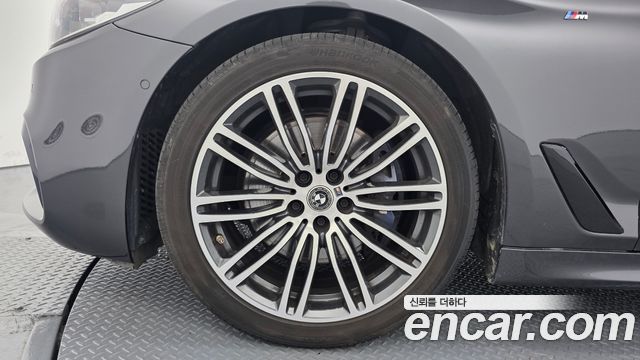 BMW 5-Series 530i M Sport Package Plus