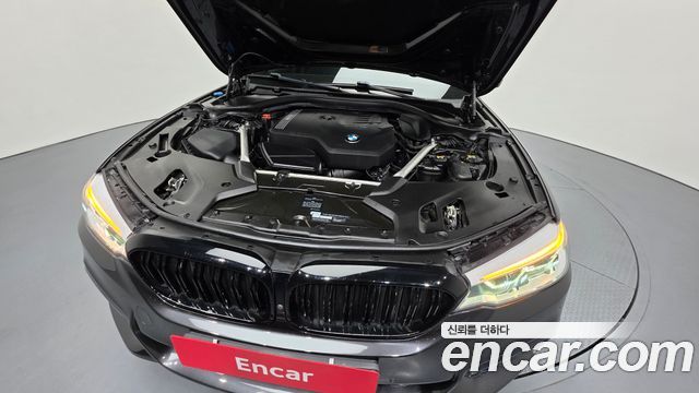 BMW 5-Series 530i M Sport Package Plus
