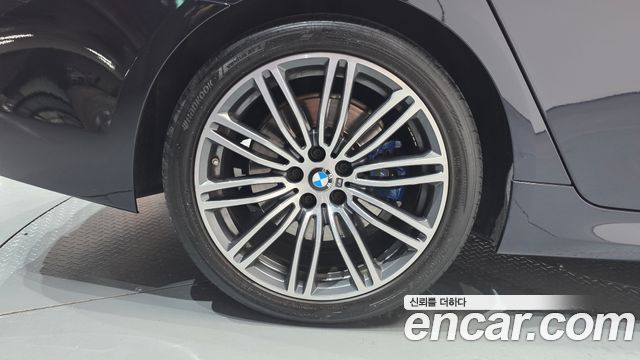 BMW 5-Series 530i M Sport Package Plus