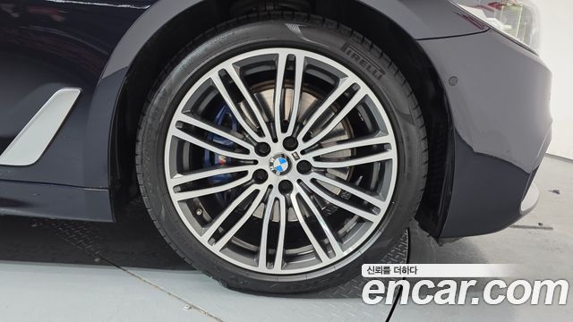 BMW 5-Series 530i M Sport Package Plus