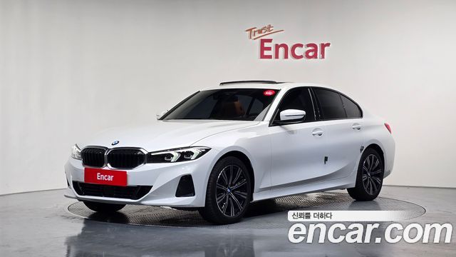 BMW 3-Series 320i