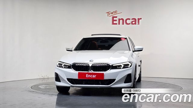 BMW 3-Series 320i