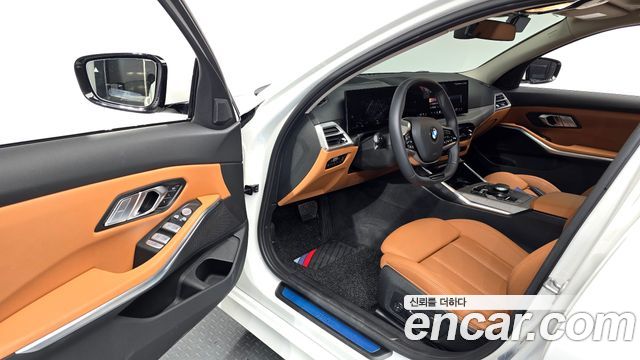 BMW 3-Series 320i