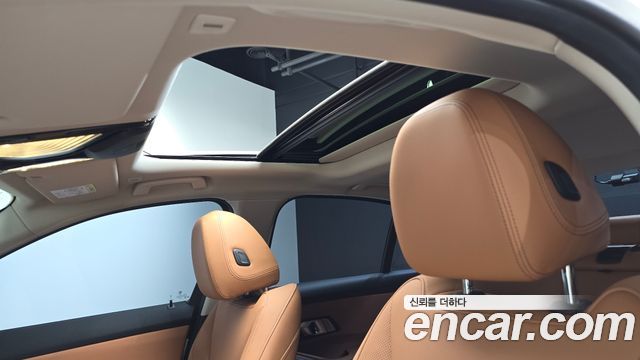 BMW 3-Series 320i