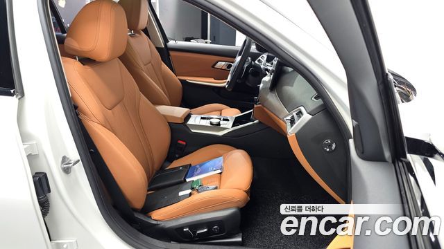 BMW 3-Series 320i
