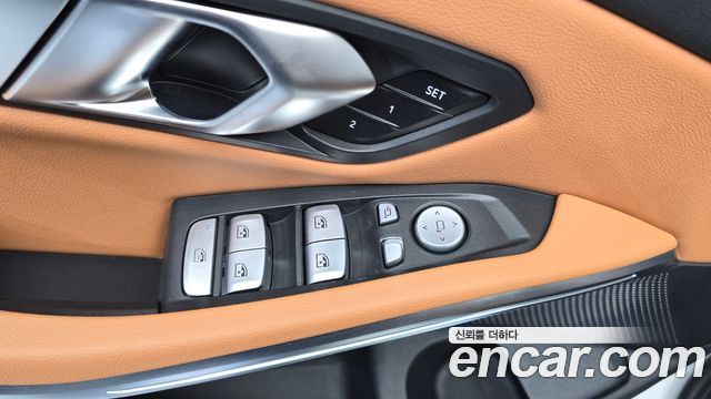 BMW 3-Series 320i