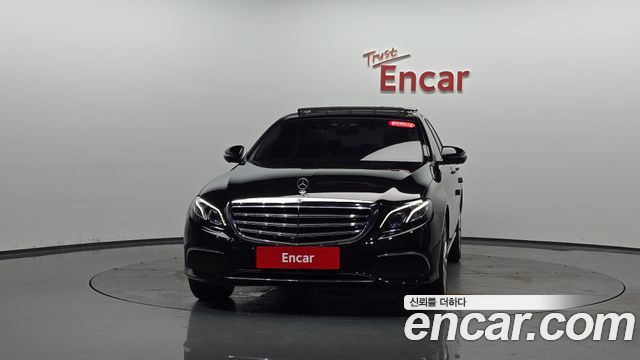 Mercedes-Benz E-Class E300 4MATIC Exclusive