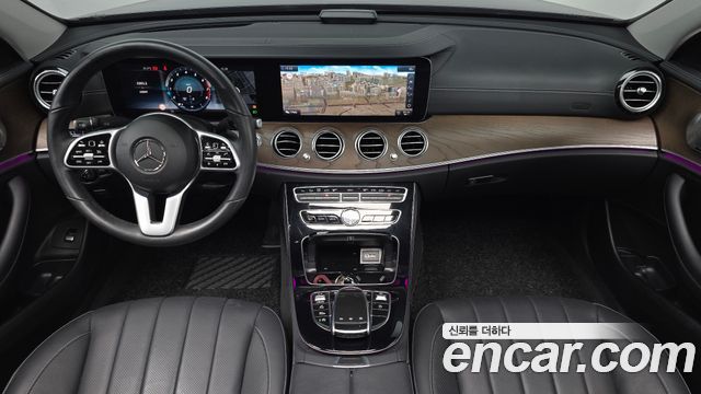 Mercedes-Benz E-Class E300 4MATIC Exclusive