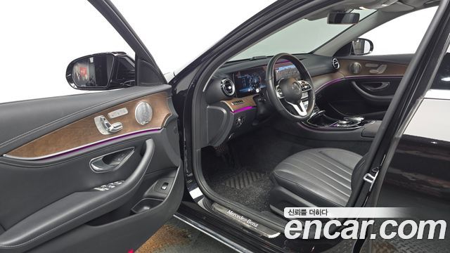 Mercedes-Benz E-Class E300 4MATIC Exclusive