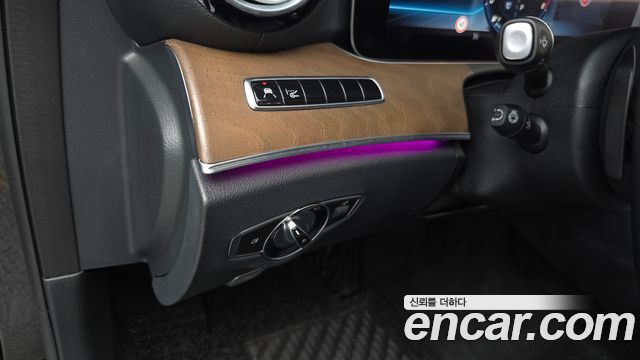Mercedes-Benz E-Class E300 4MATIC Exclusive